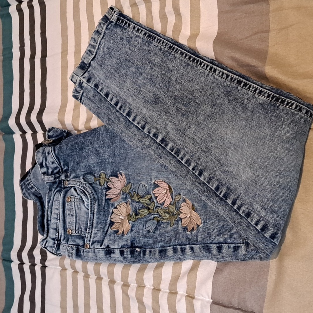 Floral Embroidered Blue Women's Flare Jeans